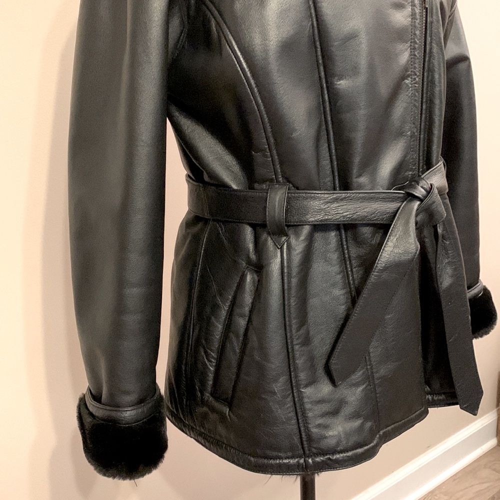 Like new Wilson’s leather coat - Picture 4 of 14